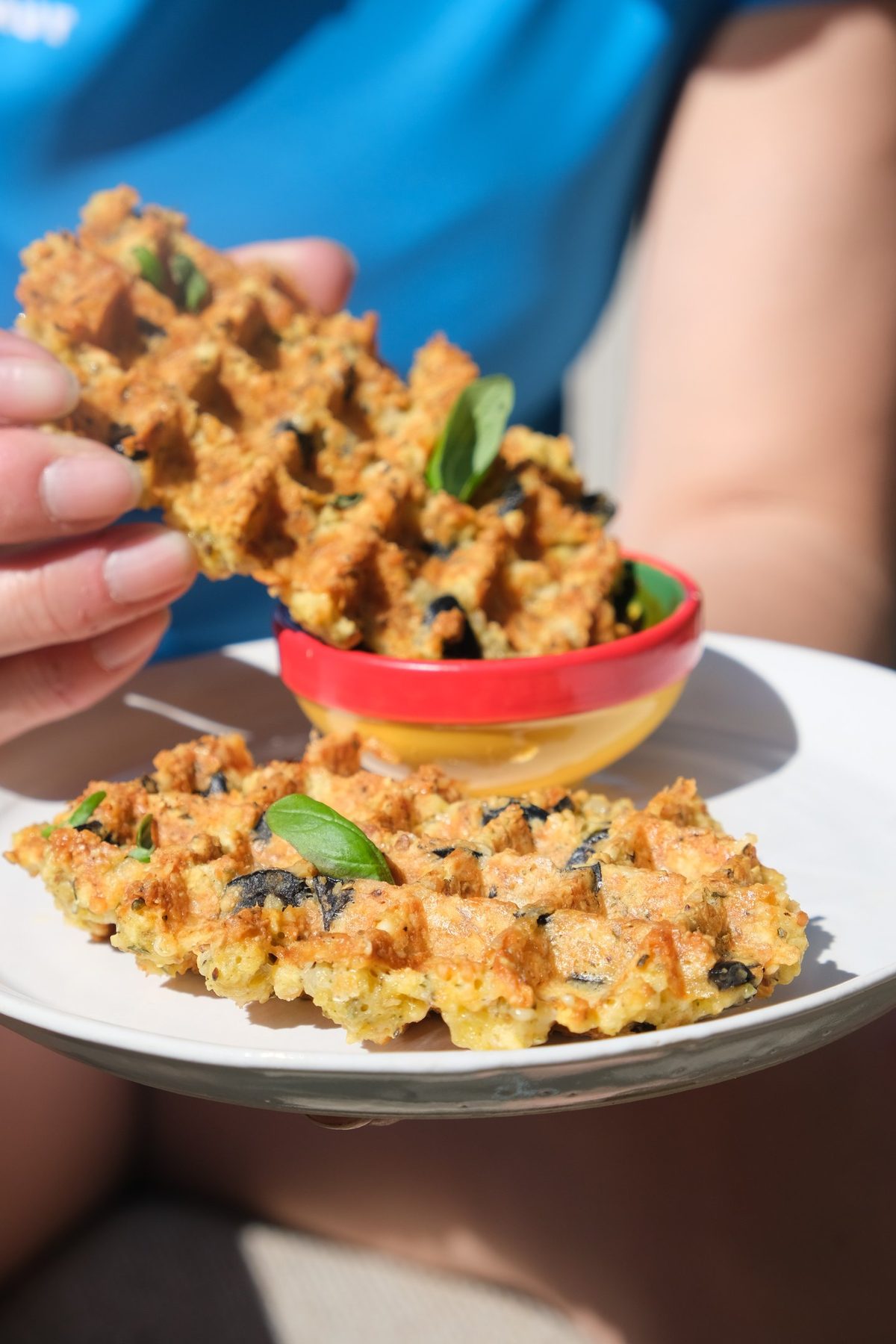 Hartige Millit wafels met olijven en basilicum